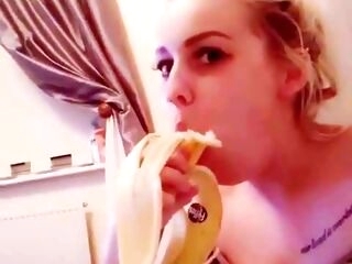18 Teen Deepthroats Banana